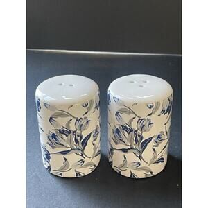 Salt And Pepper Shaker Floral Blue White Ceramic Cottagecore Fsrmhouse Victorian